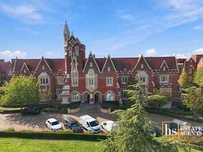 3 Bedroom Apartment For Sale In The Clock Tower, The Galleries, Brentwood, CM14