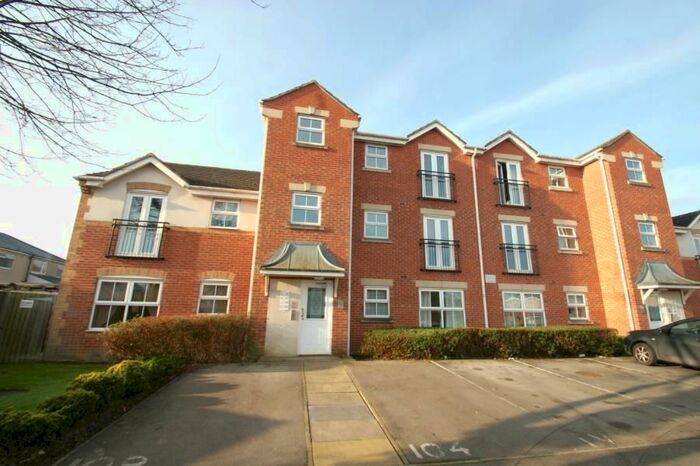 2 Bedroom Flat To Rent In Swinnow Close, Bramley, LS13