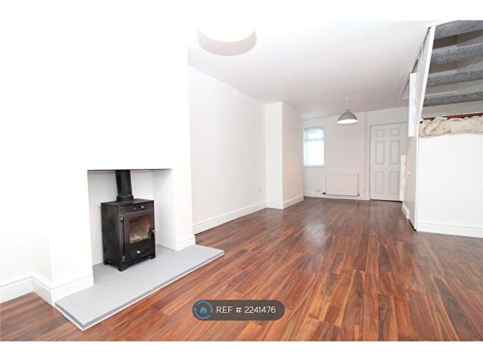 2 Bedroom Terraced House To Rent In King John Street, Swindon, SN1