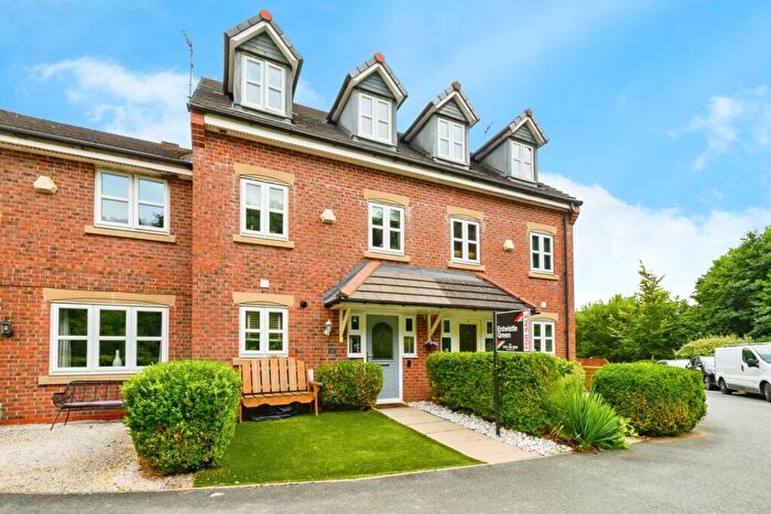 3 Bedroom Semi-Detached House For Sale In Brook Walk, Bury, Greater Manchester, BL8