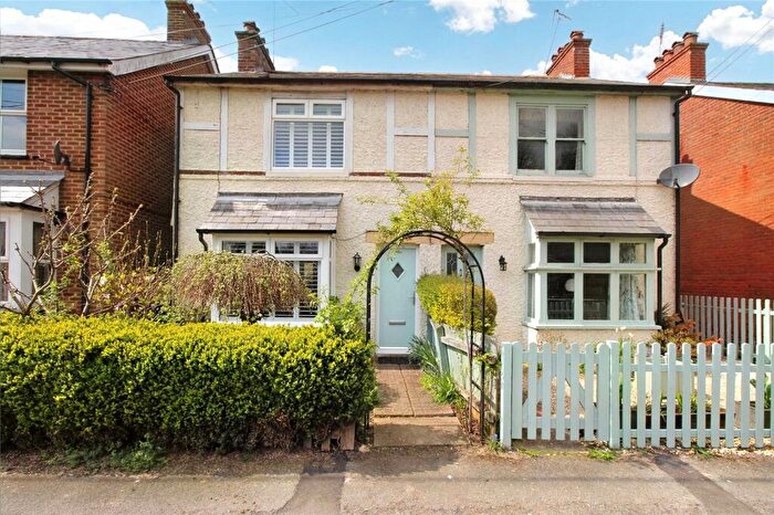 2 Bedroom Semi Detached House For Sale In Westbrooke Road, Alton, Hampshire, GU34