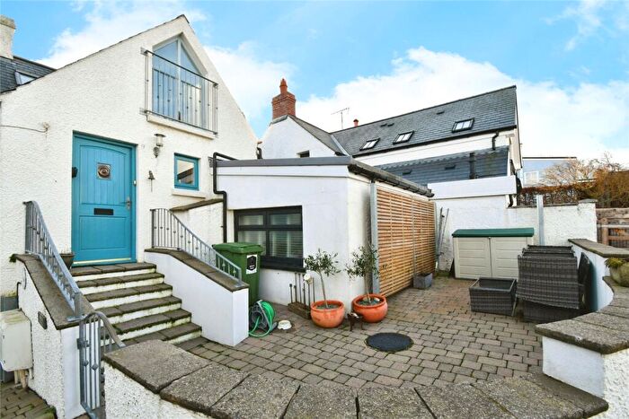 3 Bedroom Semi-Detached House For Sale In Long Street, Newport, Pembrokeshire, SA42