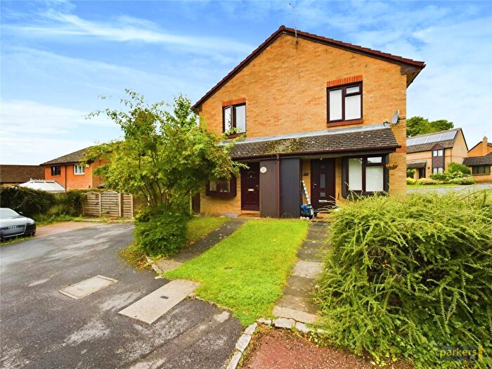 1 Bedroom Terraced House For Sale In Broad Hinton, Twyford, Berkshire, RG10