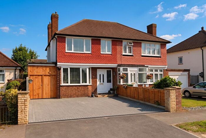 4 Bedroom Semi-Detached House To Rent In Old Woking, Woking, Surrey, GU22