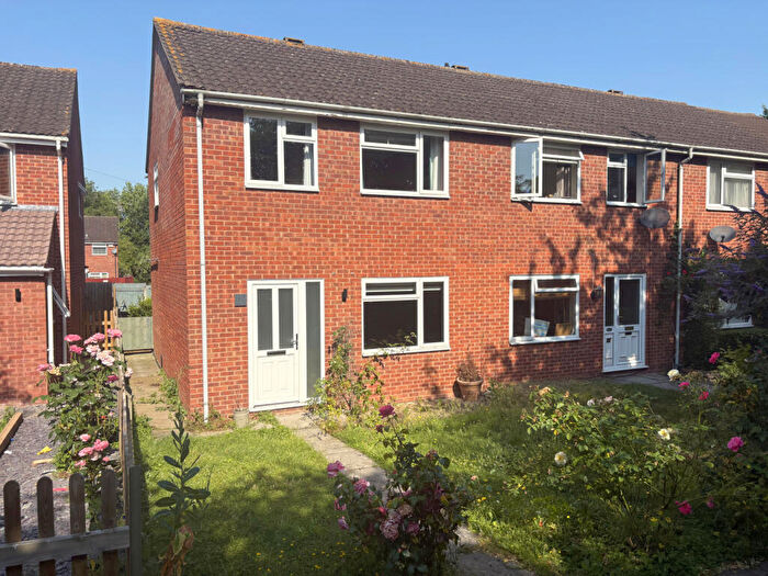 3 Bedroom End Of Terrace House For Sale In Wynyards Close, Tewkesbury, GL20
