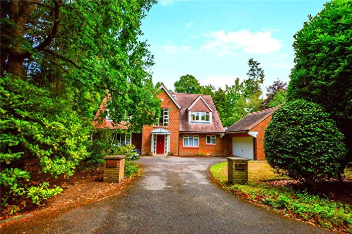 4 Bedroom Detached House To Rent In Blackdown Avenue, Pyrford, Woking, Surrey, GU22