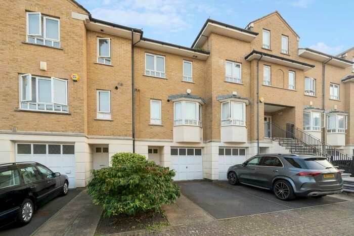 4 Bedroom Property To Rent In May Bate Avenue, Kingston Upon Thames, KT2