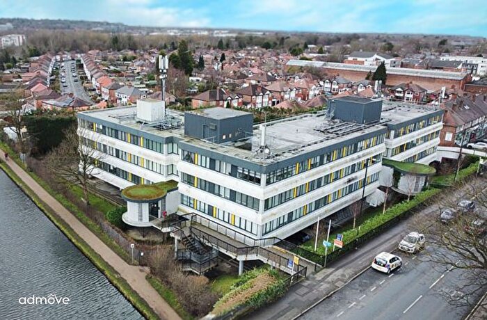 2 Bedroom Flat For Sale In Park Road, Timperley, WA14