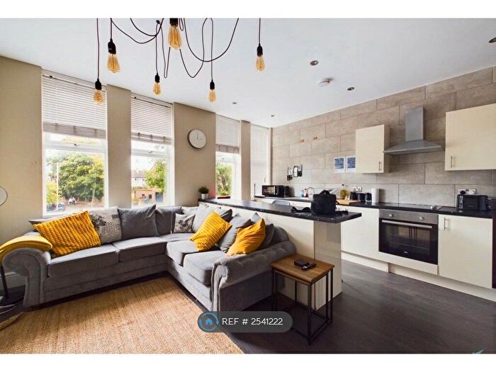 3 Bedroom Flat To Rent In Knutsford Road, Wirral, CH46