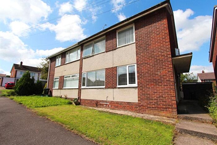 2 Bedroom Flat For Sale In Chelsea Close, Keynsham, Bristol, Somerset, BS31