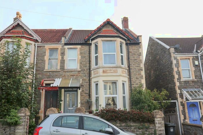 2 Bedroom Flat To Rent In Marson Road, Clevedon, BS21