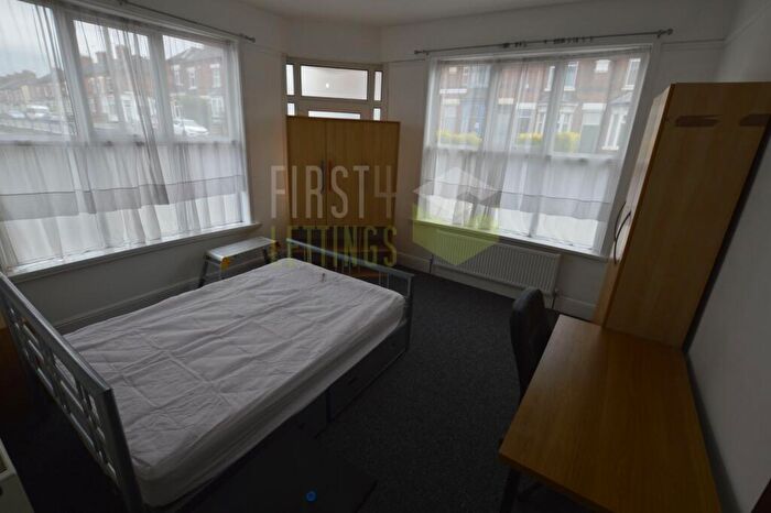 3 Bedroom Terraced House To Rent In Kingsley Street, Clarendon Park, LE2