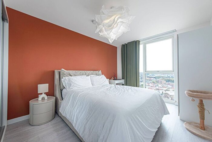 1 Bedroom Flat For Sale In Shearwater Drive, Hendon, London, NW9