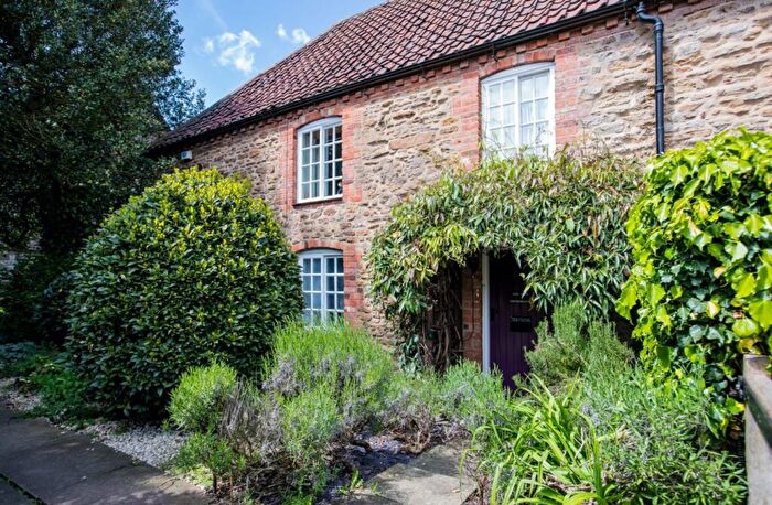 5 Bedroom Terraced House For Sale In Church Farm Mews, Burton-Upon-Stather, DN15