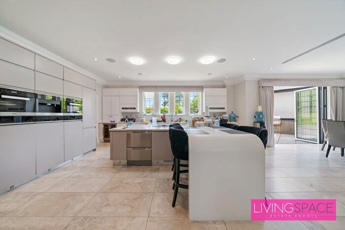 8 Bedroom Detached House For Sale In Mansion House Drive, Stanmore, HA7