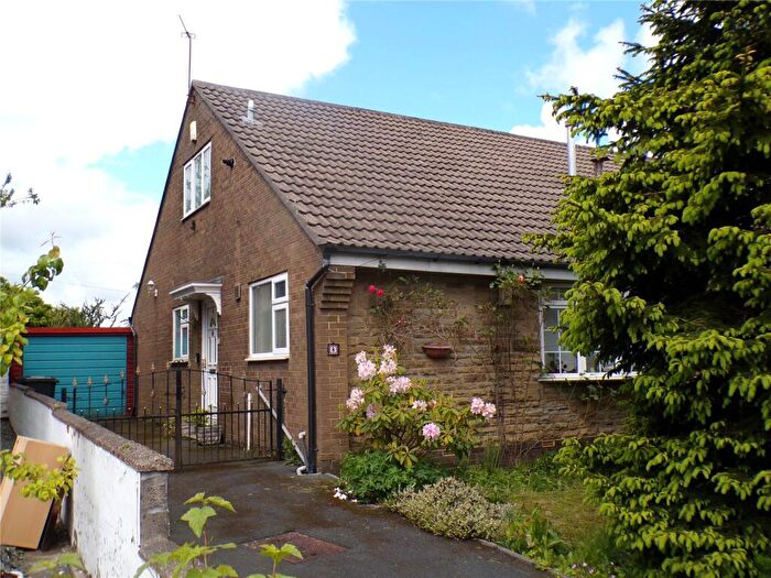 2 Bedroom Bungalow For Sale In Fairway Drive, Bradford, BD7