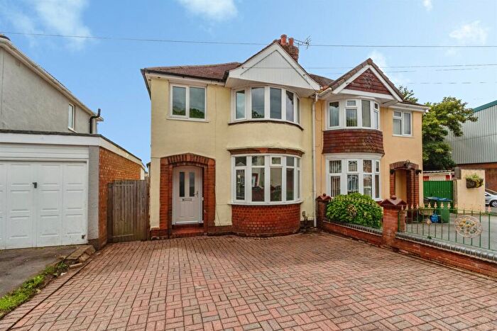 3 Bedroom Semi Detached House For Sale In Alma Avenue, Tipton, DY4