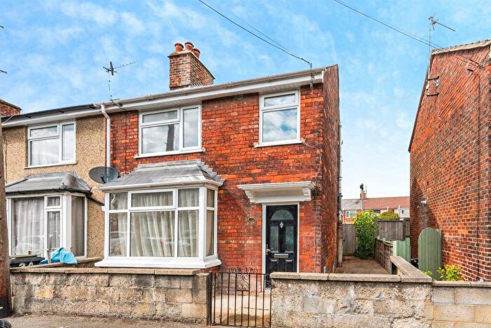 3 Bedroom End Of Terrace House For Sale In Osborne Street, Swindon, SN2