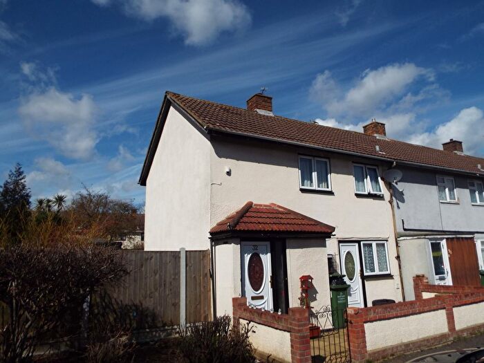 2 Bedroom Property To Rent In Gay Bowers, Basildon, SS14