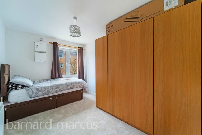 2 Bedroom Flat To Rent In Bennett Close, Hounslow, TW4