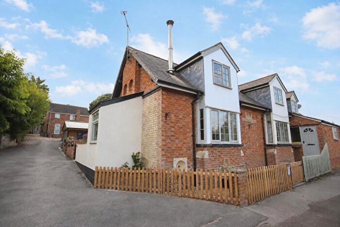 2 Bedroom Cottage For Sale In Heddington, Calne, SN11