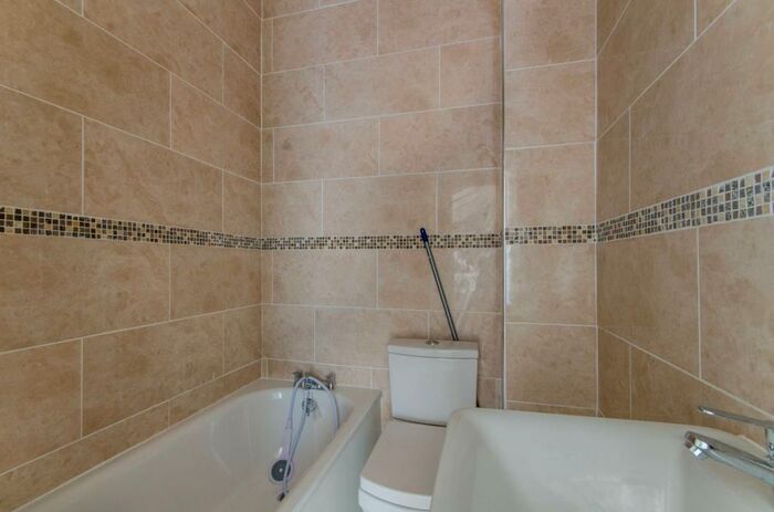 1 Bedroom Flat To Rent In High Road, North Finchley, London, N12