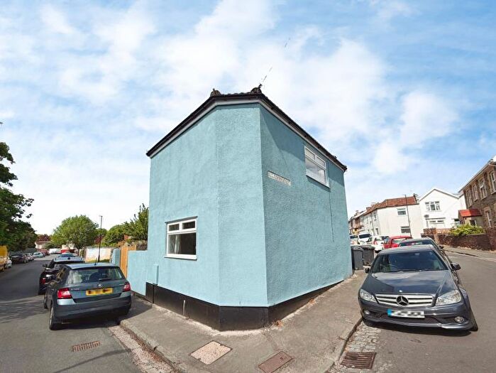 2 Bedroom End Of Terrace House To Rent In Gloucester Street - Eastville, BS5
