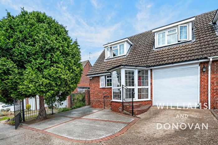 3 Bedroom Semi-Detached House For Sale In The Larches, Benfleet, SS7