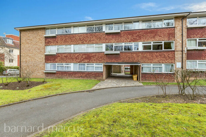 2 Bedroom Apartment To Rent In Christchurch Park, Sutton, SM2
