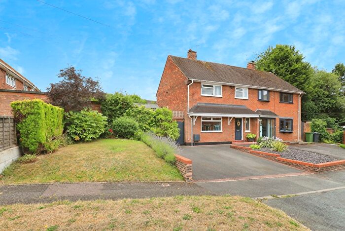 3 Bedroom Semi-Detached House For Sale In West Green, Wolverhampton, West Midlands, WV4