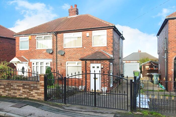 2 Bedroom Semi-Detached House To Rent In Blakeney Road, Leeds, West Yorkshire, LS10