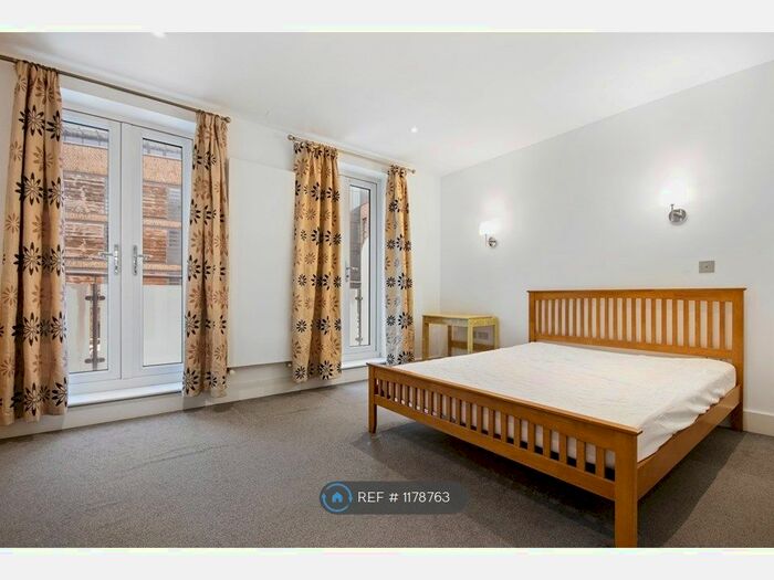 2 Bedroom Terraced House To Rent In Rose Stapleton Terrace, London, SE1