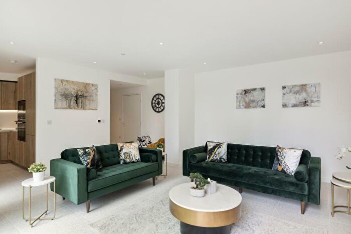 3 Bedroom Apartment To Rent In Georgette Apartments, The Silk District, E1