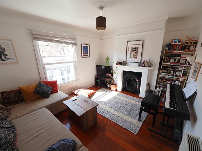 1 Bedroom Flat To Rent In Dalyell Road, London, SW9