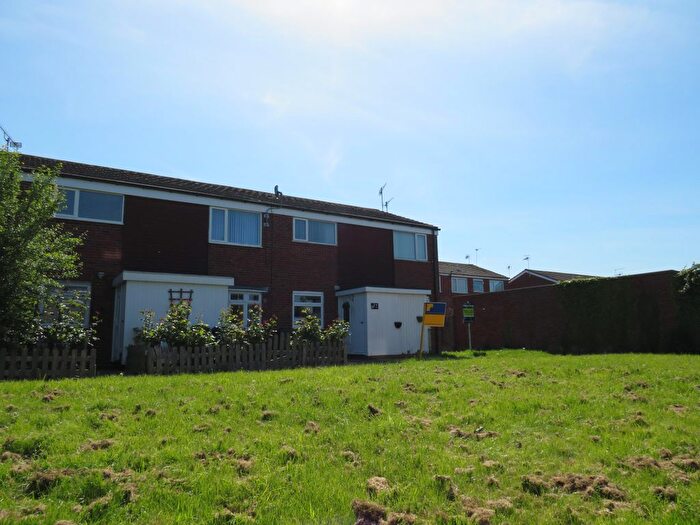 2 Bedroom Flat To Rent In Prestbury Close, Worcester, WR4