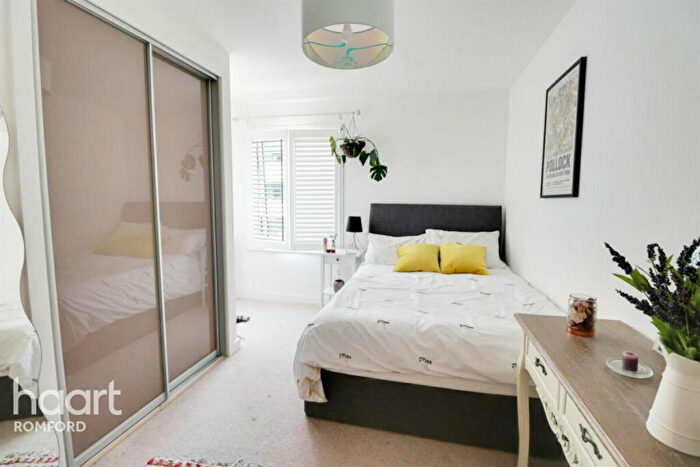 2 Bedroom Apartment To Rent In Wideford Drive, Romford, RM7