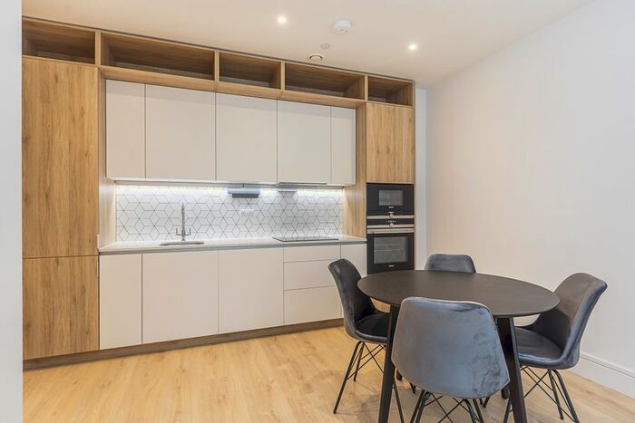 1 Bedroom Flat To Rent In Chalfont Park, Chalfont St. Peter, Gerrards Cross, SL9