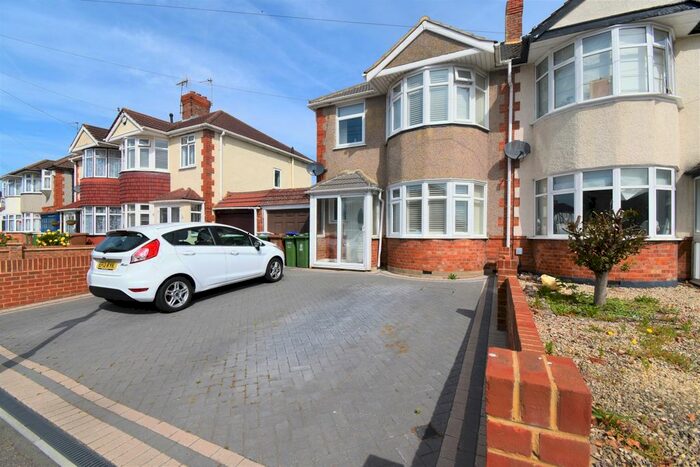 3 Bedroom Semi-Detached House To Rent In Parsonage Manorway, Belvedere, DA17