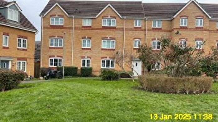 2 Bedroom Flat To Rent In Regency Court, Rushden, NN10