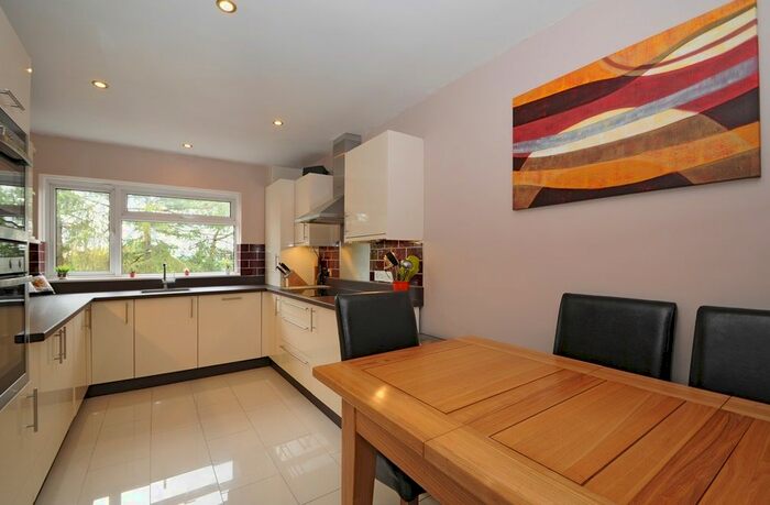 2 Bedroom Flat To Rent In Nightingale Road, Rickmansworth, WD3