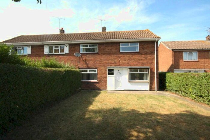 3 Bedroom Semi-Detached House To Rent In Kathleen Ferrier Crescent, Basildon SS15