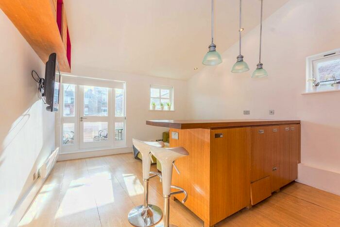 1 Bedroom Flat To Rent In Peter Street, Soho, London, W1F