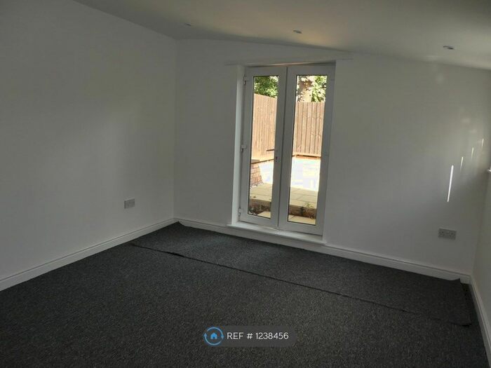 1 Bedroom Flat To Rent In Seaview Road, Wallsey, CH45