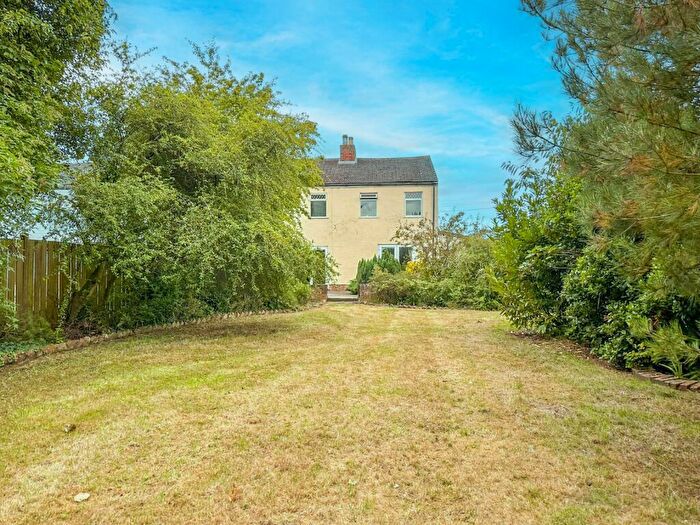 3 Bedroom End Of Terrace House For Sale In Mount Pleasant, Marsh Lane, New Holland, North Lincolnshire, DN19