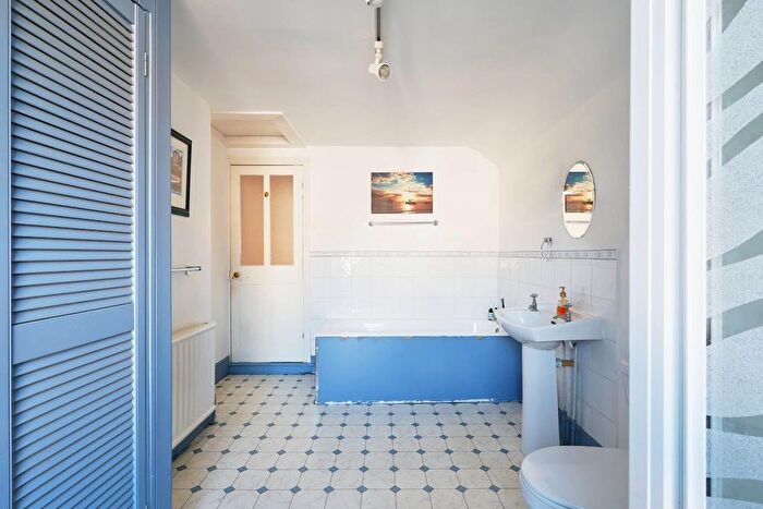 3 Bedroom Terraced House For Sale In Marshall Road, Cambridge, CB1