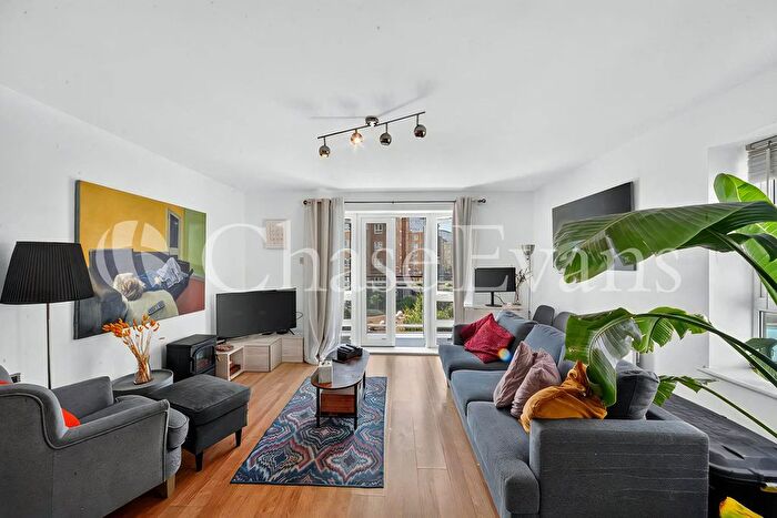 2 Bedroom Flat For Sale In St Davids Square, Isle Of Dogs, London, E14