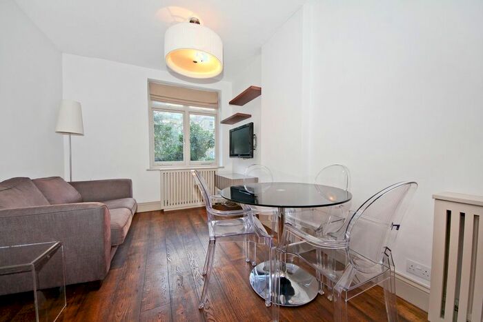 1 Bedroom Flat To Rent In Cheyne Row, London, SW3