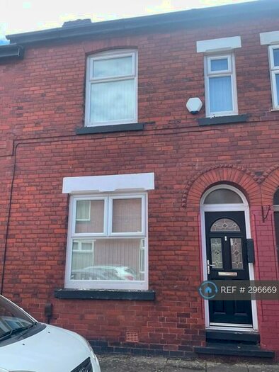 2 Bedroom Terraced House To Rent In Peacock Avenue, Salford, M6