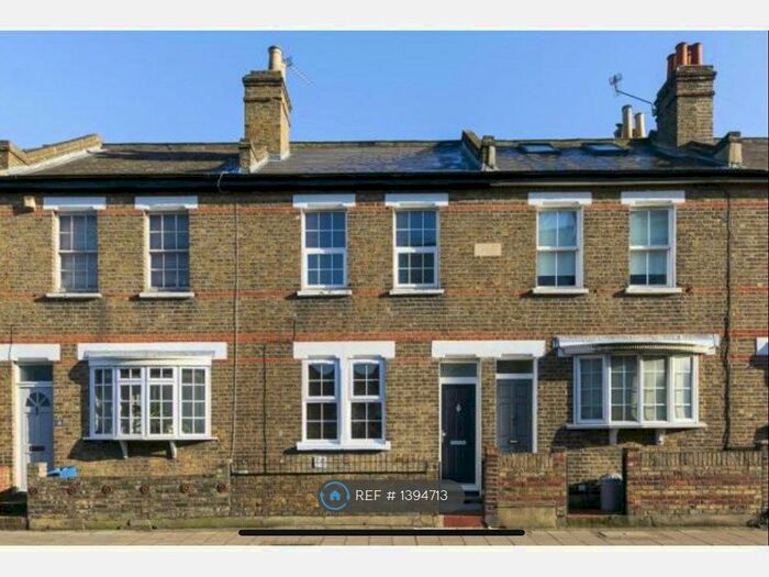 2 Bedroom Terraced House To Rent In High Street, Hampton Wick, Kingston Upon Thames, KT1