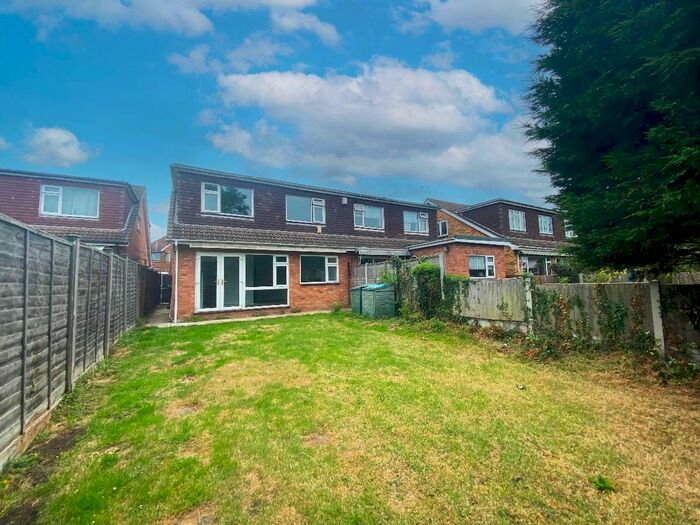 5 Bedroom Semi-Detached House To Rent In Douglas Avenue, Harold Wood, Romford, RM3